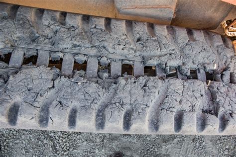 Top Four Signs of Wear and Tear on CTL Rubber Tracks